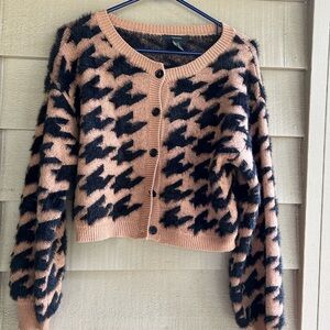 Forever 21 sweater cropped button cardigan 17” length. Brown/black